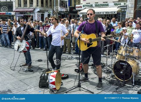  Gülşen'in Cesur Konser Performansı İstanbul'u Salladı!